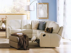 Apartment Size Sofas And Sectionals National 40040 45040 Reclining Sectional 450 Leathers And Fabrics